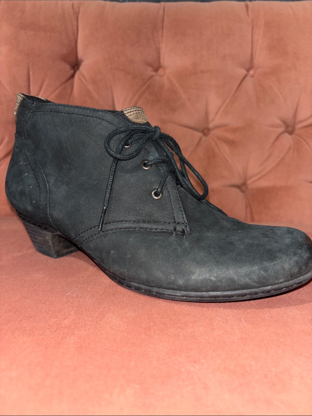 Cobb hill ankle bootie lace up small heel two tone round toe women’s 8.5